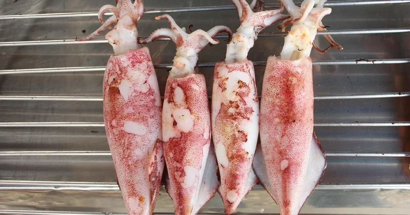 Les plats de rue incontournables et leur prix en baht